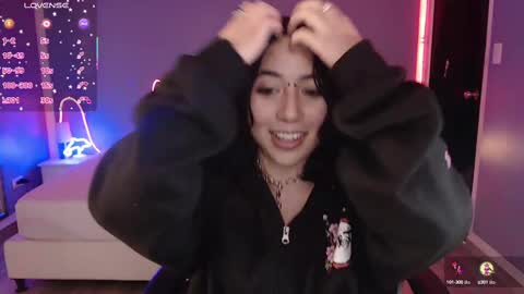 frida_lassi_ online show from 02/11/25, 06:44