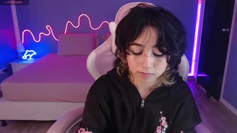 frida_lassi_ online show from 03/12/25, 04:35