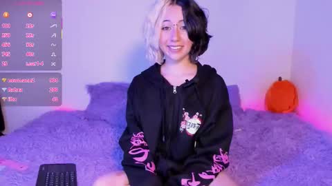 frida_lassi_ online show from 09/28/25, 05:57