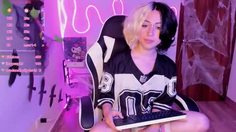 frida_lassi_ online show from 10/19/25, 12:00