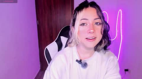 frida_lassi_ online show from 11/30/25, 09:30