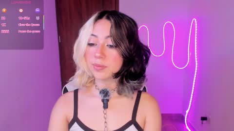 frida_lassi_ online show from 12/05/25, 12:03