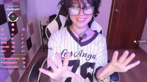 frida_lassi_ online show from 04/18/26, 04:33