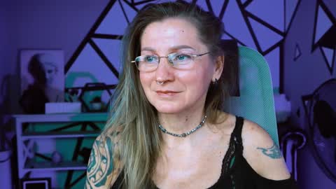 Snapshot of fridatander chatting on 01/23/25, 09:08 Frida Tander online show from 01/23/25, 09:08