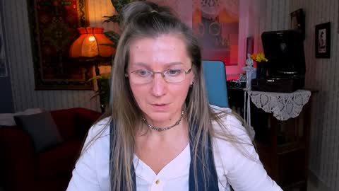 Snapshot of fridatander chatting on 02/06/25, 03:20 Frida Tander online show from 02/06/25, 03:20