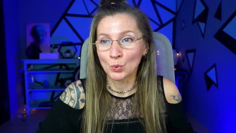 Snapshot of fridatander chatting on 02/08/25, 04:04 Frida Tander online show from 02/08/25, 04:04