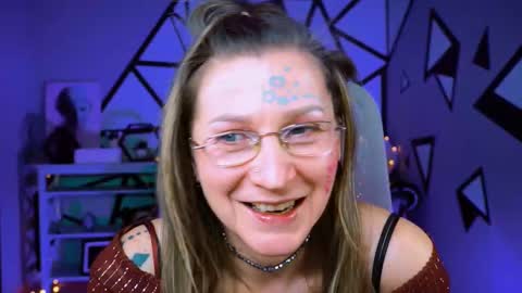 Snapshot of fridatander chatting on 02/16/25, 04:10 Frida Tander online show from 02/16/25, 04:10