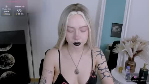 friend_zone_ online show from 06/07/26, 10:41