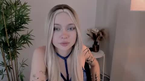 friend_zone_ online show from 06/17/26, 01:56