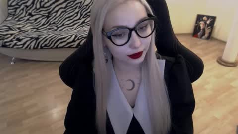 Lilith online show from 09/11/25, 11:43