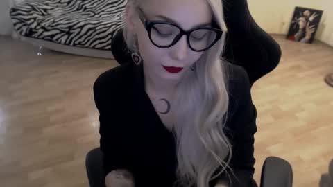 Lilith online show from 09/18/25, 11:45