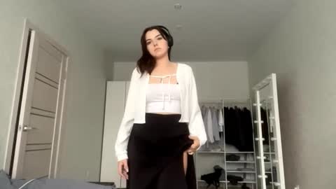 Emily online show from 09/18/25, 02:08