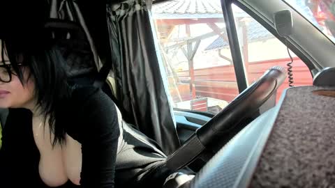 Snapshot of fuckable_one chatting on 01/29/25, 11:51 Angelique online show from 01/29/25, 11:51