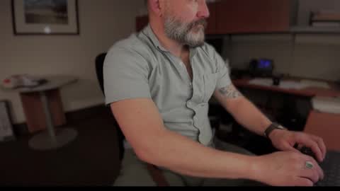 Snapshot of fuckadilf chatting on 02/21/25, 04:05 fuckadilf online show from 02/21/25, 04:05