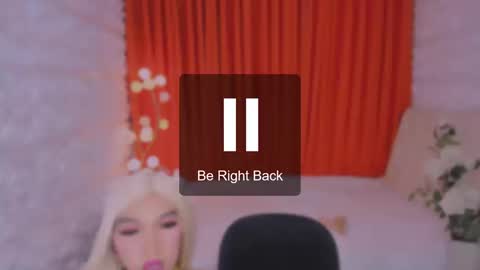 Snapshot of fucking_anaka chatting on 12/17/25, 04:29 anaka online show from 12/17/25, 04:29