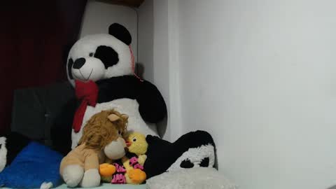 Mia and Gary  online show from 02/14/25, 05:41