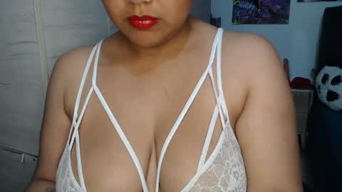 Mia and Gary  online show from 11/28/25, 01:41