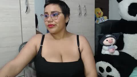 Mia and Gary  online show from 12/14/25, 02:50