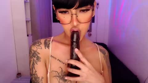 Snapshot of fuckingprincessanna chatting on 06/19/26, 01:15 Princess Anna online show from 06/19/26, 01:15