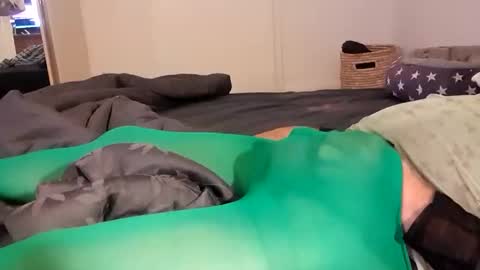 Snapshot of full4cefull chatting on 01/23/25, 02:39 Pizzaz online show from 01/23/25, 02:39