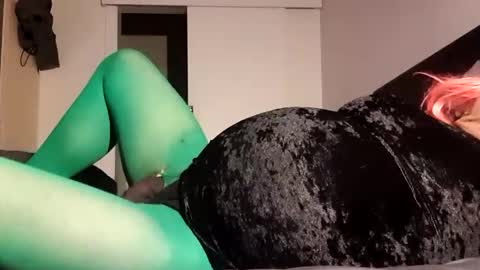 Snapshot of full4cefull chatting on 02/17/25, 03:42 Pizzaz online show from 02/17/25, 03:42