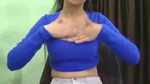 Snapshot of full_fun_girl55 chatting on 10/31/25, 04:57 full_fun_girl55 online show from 10/31/25, 04:57