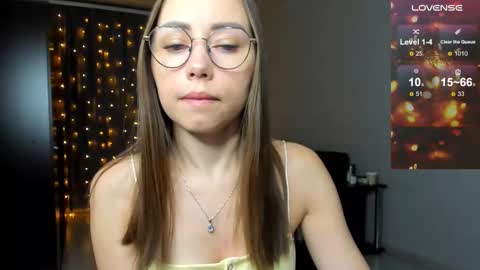 Snapshot of fun__nd__bun chatting on 12/15/25, 02:05 fun__nd__bun online show from 12/15/25, 02:05