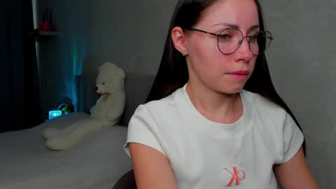 Snapshot of fun__nd__bun chatting on 06/30/26, 01:01 fun__nd__bun online show from 06/30/26, 01:01