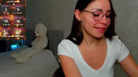 Snapshot of fun__nd__bun chatting on 07/17/26, 02:40 fun__nd__bun online show from 07/17/26, 02:40