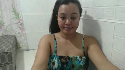 Snapshot of funluvnpinay4u chatting on 11/20/25, 11:32 MAE online show from 11/20/25, 11:32