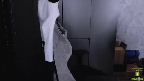 Eva online show from 11/23/25, 02:33