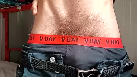 Snapshot of funny_quarantine chatting on 11/15/25, 09:39 Italian men online show from 11/15/25, 09:39