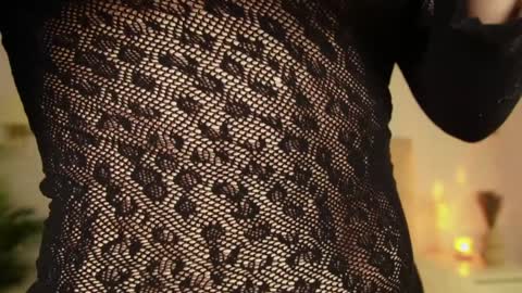 Snapshot of funny_to_see_you_here chatting on 01/24/25, 04:06 Katy Noel - online show from 01/24/25, 04:06