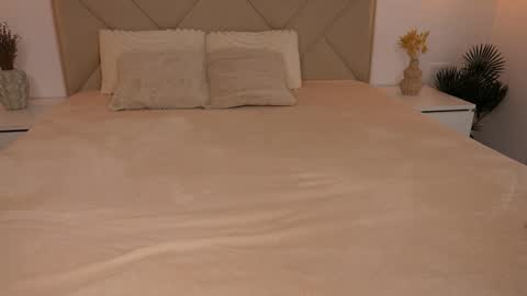 Snapshot of funny_to_see_you_here chatting on 09/30/25, 11:59 Katy Noel - online show from 09/30/25, 11:59