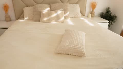 Snapshot of funny_to_see_you_here chatting on 11/26/25, 11:22 Katy Noel - online show from 11/26/25, 11:22