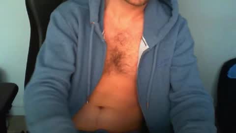 Snapshot of funnyeucouple chatting on 02/10/26, 08:29 YWhiteNiceMan online show from 02/10/26, 08:29