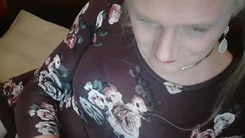 Jessie Love online show from 12/18/24, 09:58