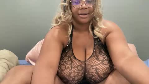 Snapshot of furykat1 chatting on 12/17/25, 06:14 furykat1 online show from 12/17/25, 06:14