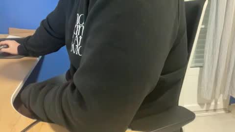 fuzitzu2 online show from 02/11/26, 07:35