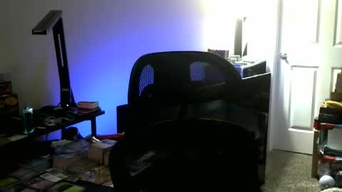 Snapshot of fuzz69_ chatting on 11/19/25, 05:07 fuzz69_ online show from 11/19/25, 05:07