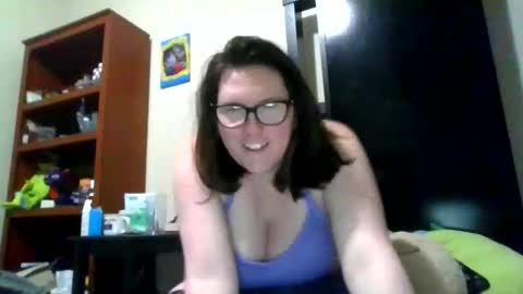 fuzzypeaches87 online show from 02/06/26, 02:49