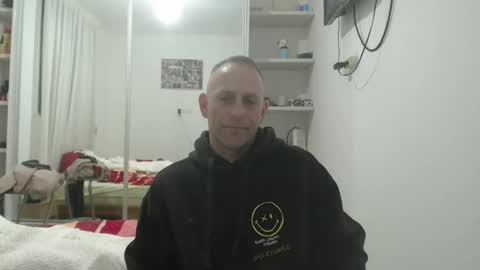 Snapshot of g10303 chatting on 02/18/26, 11:33 g103031910303 online show from 02/18/26, 11:33