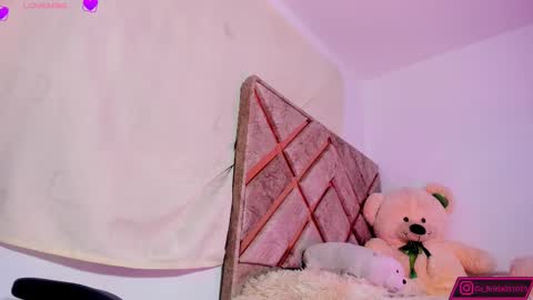 Snapshot of ga_briela chatting on 03/07/25, 05:40 GABRIELA online show from 03/07/25, 05:40