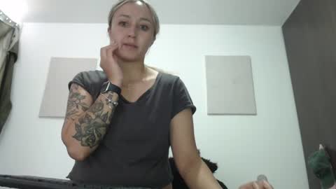 Snapshot of gabb_rioss chatting on 08/04/26, 04:42 Gabriela online show from 08/04/26, 04:42
