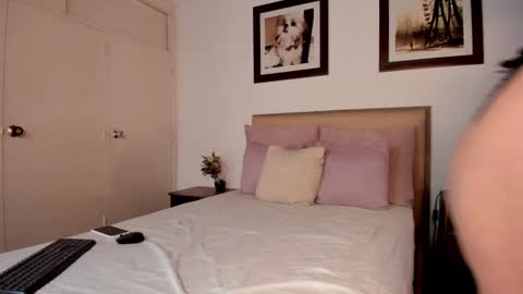 Snapshot of gabby_london chatting on 12/23/24, 03:12 Gabriela online show from 12/23/24, 03:12