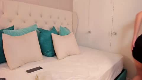 Snapshot of gabby_london chatting on 03/06/25, 11:25 Gabriela online show from 03/06/25, 11:25