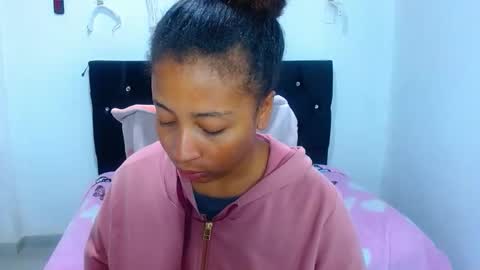 gabi_jhons_23 online show from 12/05/25, 10:35