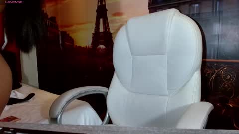 gabi_prince online show from 10/16/25, 07:48