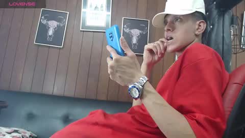 Snapshot of gaboreyes1 chatting on 02/19/25, 02:44 Gabo online show from 02/19/25, 02:44