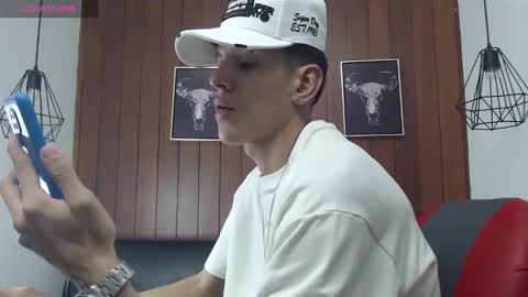 Snapshot of gaboreyes1 chatting on 03/03/25, 04:25 Gabo online show from 03/03/25, 04:25